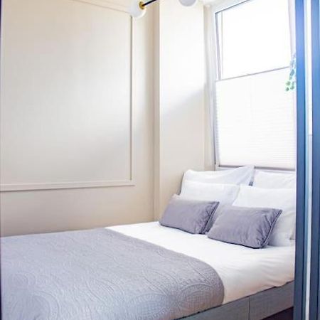 Central Apartment With Balcony And Views, Old Town, Metro ワルシャワ エクステリア 写真