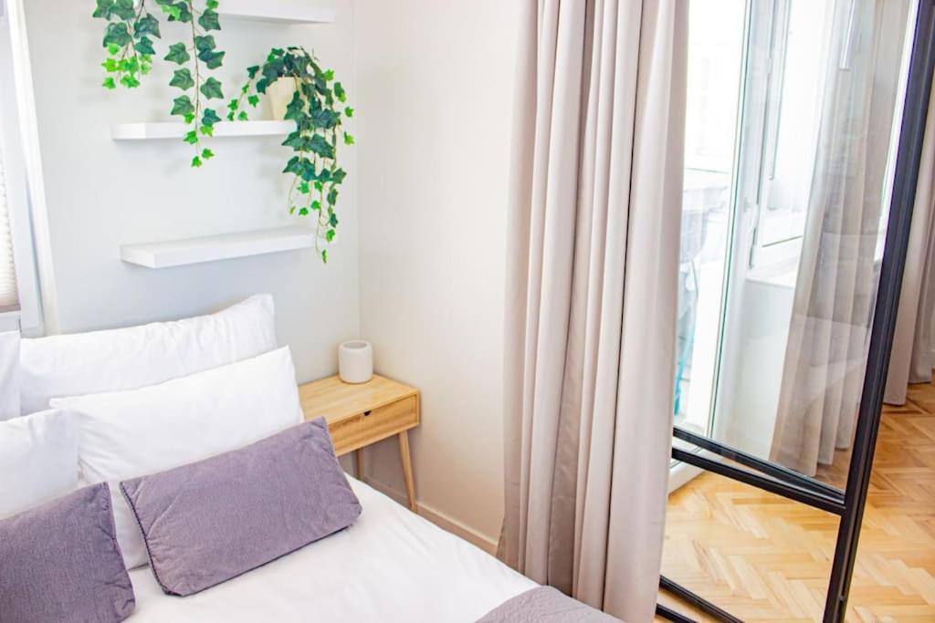 Central Apartment With Balcony And Views, Old Town, Metro ワルシャワ エクステリア 写真